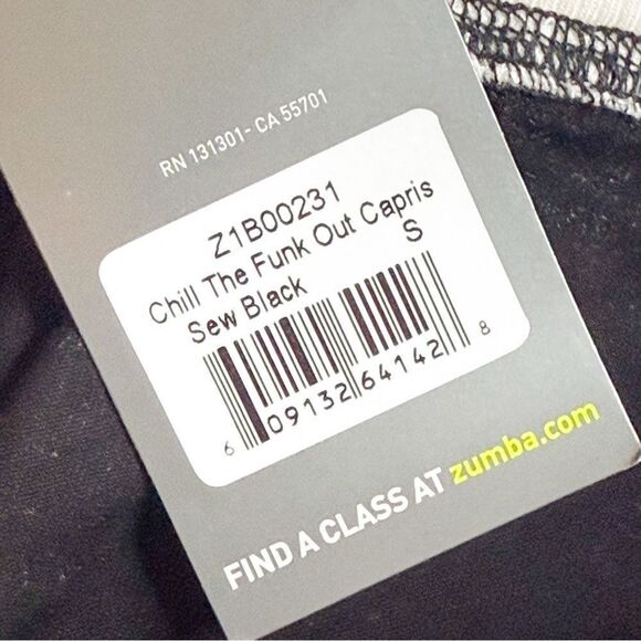 Zumba Wear NWT! Women's Chill The Funk Out Capri Pants Black Size S - Picture 4 of 5